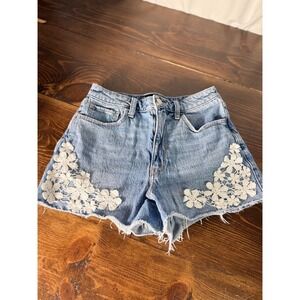 Hollister Ultra High Rise Mom Shorts 3/26 Light Wash Floral Lace Crochet Boho